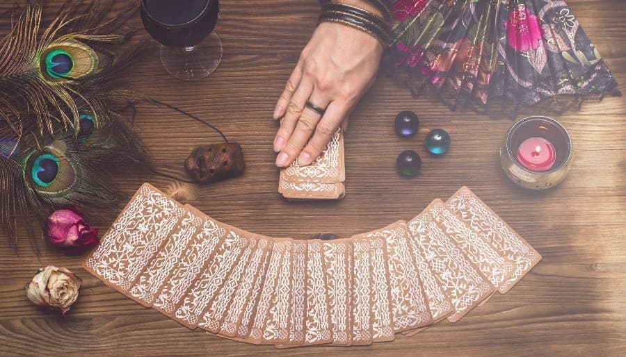 Finding the best Tarot questions for your reading