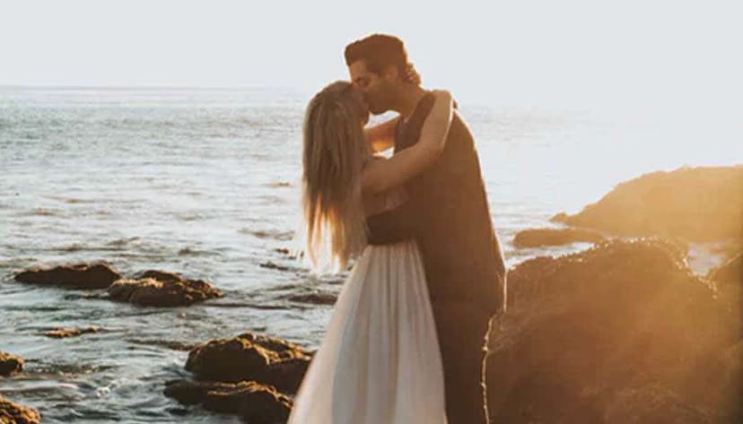 What Does Your Zodiac Sign Say About Your Kissing Style?