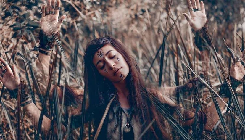 Need A Bill Paid Fast? Try This 5-Step Gypsy-Inspired “Trinka Five” Abundance Spell