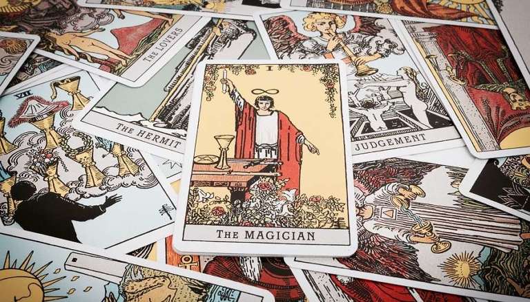The Rider-Waite Tarot Deck Spread with Magician at Center
